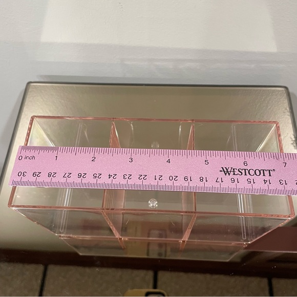 Pink Acrylic Makeup Organizers Rotating Tray Pink Blush Color Makeup Holders - Picture 14 of 16